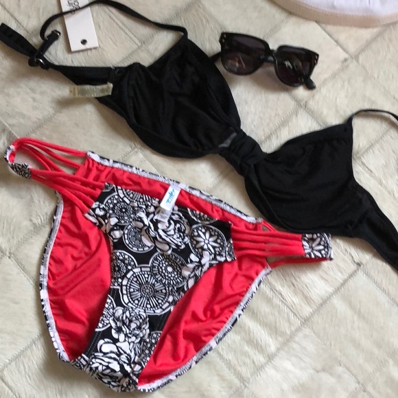 Bikini - Picture 8 of 11